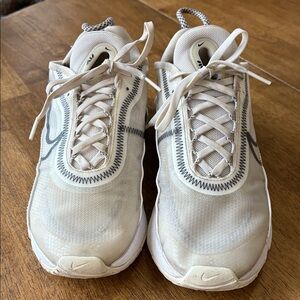 Nike Air Max 2090 sneakers Woman’s size 7